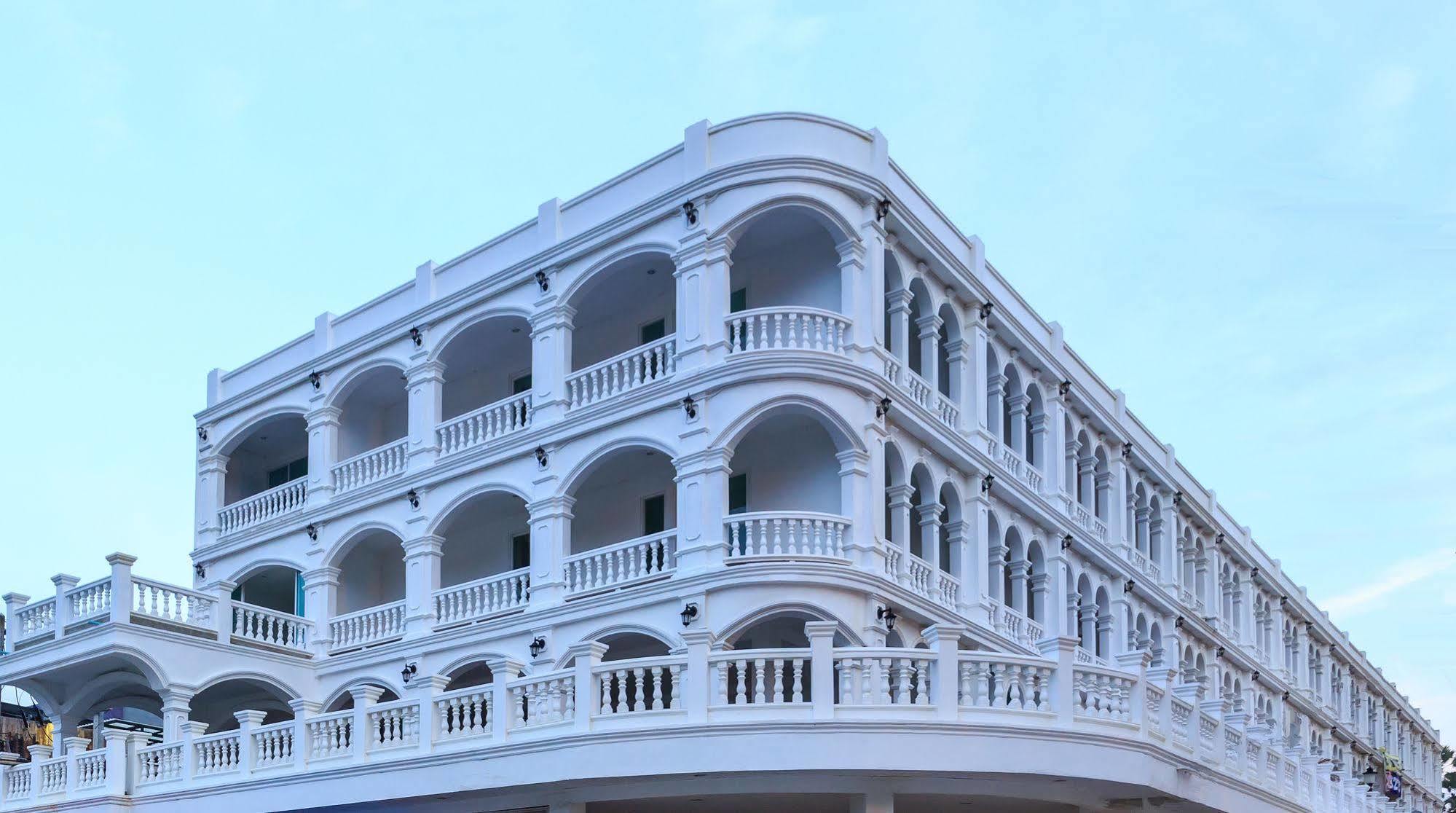 Patong Marina Hotel By Lofty Ngoại thất bức ảnh
