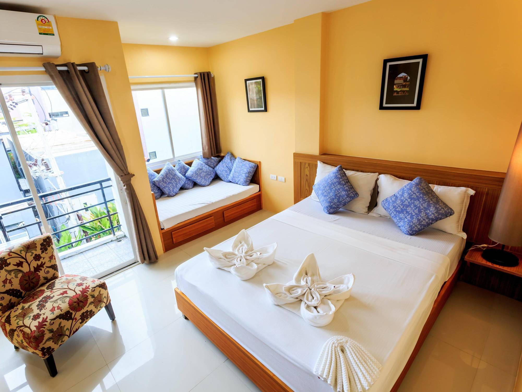 Patong Marina Hotel By Lofty Ngoại thất bức ảnh