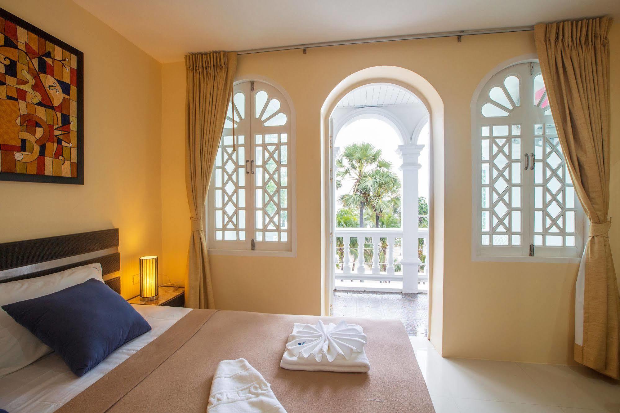 Patong Marina Hotel By Lofty Ngoại thất bức ảnh