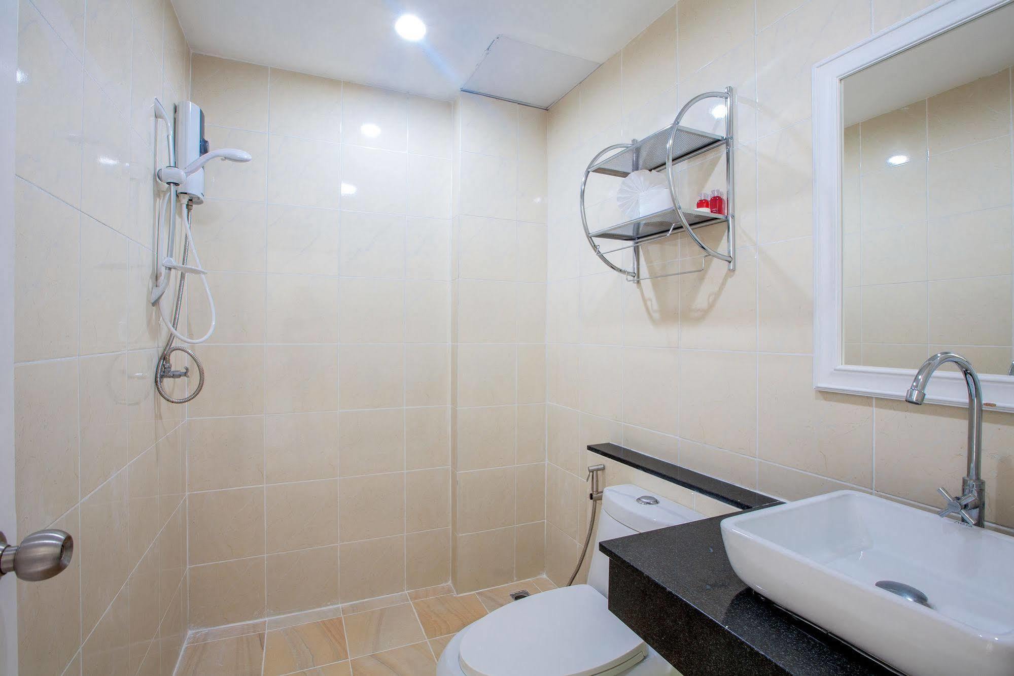 Patong Marina Hotel By Lofty Ngoại thất bức ảnh